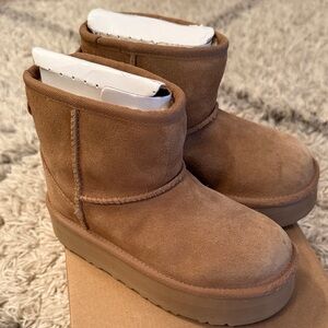 UGG Kid’s Classic Mini Platform